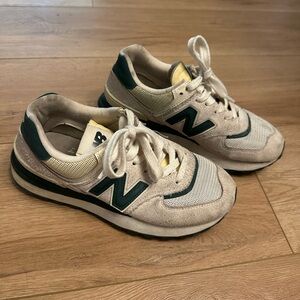 New Balance Cream and Green Sneakers Retro Style classic 574